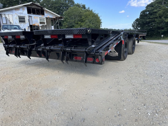 New 2025 Iron Bull FLP Series 102"x25' / 2-10,000# Electric Brake Axles / 16" Dual Wheels / 5' Rampage Ramps / Deckover Trailer