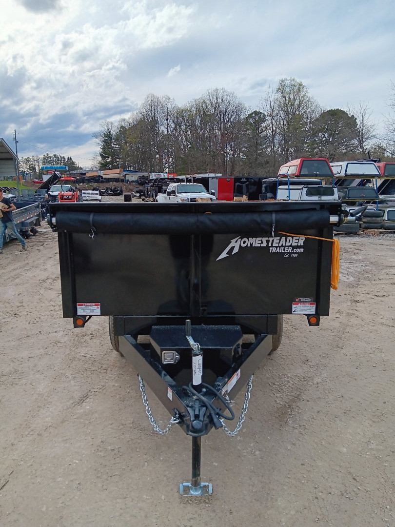 New 2025 HOMESTEADER 610MB SERIES/ 6X10 DUMP TRAILER / 5200# Electric Brake Axles / Curb Side Drop Side / Barn Door Rear Gates / Tarp