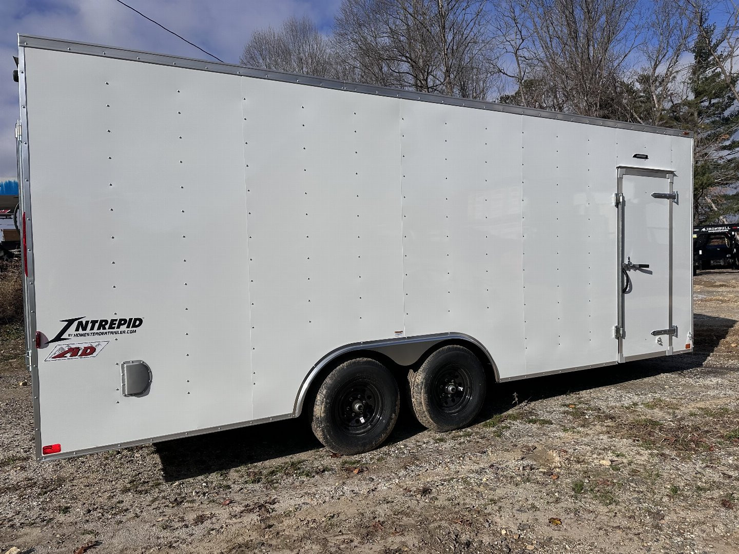 New 2025 HOMESTEADER CARGO TRAILER / INTREPID SERIES / 8..6'X20' / 7' INTERIOR HEIGHT / 32" SIDE DOOR / RAMP REAR DOOR / .080 WHITE POLY CORE ALUMINUM