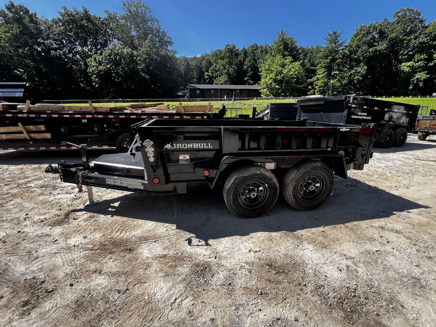 New 2024 Iron Bull Trailers / DTB07 Series / 5' Wide x 10' Long / 2-5200# Electric Brake Axles / Scissor Hoist / Tarp / Ramps
