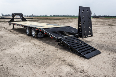 New 2022 Iron Bull FLG0240012 Deckover Trailer