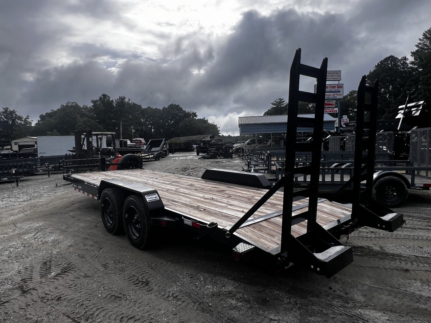 New 2022 IRON BULL Equipment Trailer / 83" x 22' ( 20' Flat 2' Dovetail ) / 2-8,000 # Electric Brake Axles / Flip Up Ramps