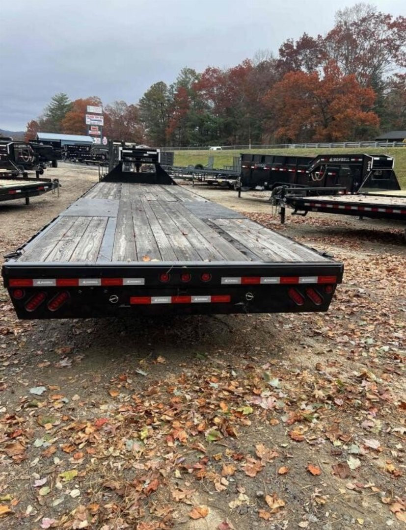 New 2023 Iron Bull Gooseneck Trailer / FLG22 / 102" Wide x 36' Long / 8" Slide Out Ramps / 2-10K Axles
