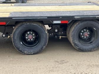 New 2024 Iron Bull Hydraulic Dovetail Gooseneck Trailer / 102" Wide x 32' Long / 2-10,000# Electric Brake Axles / 9' Hydraulic Dovetail / Dual Hydraulic Jacks