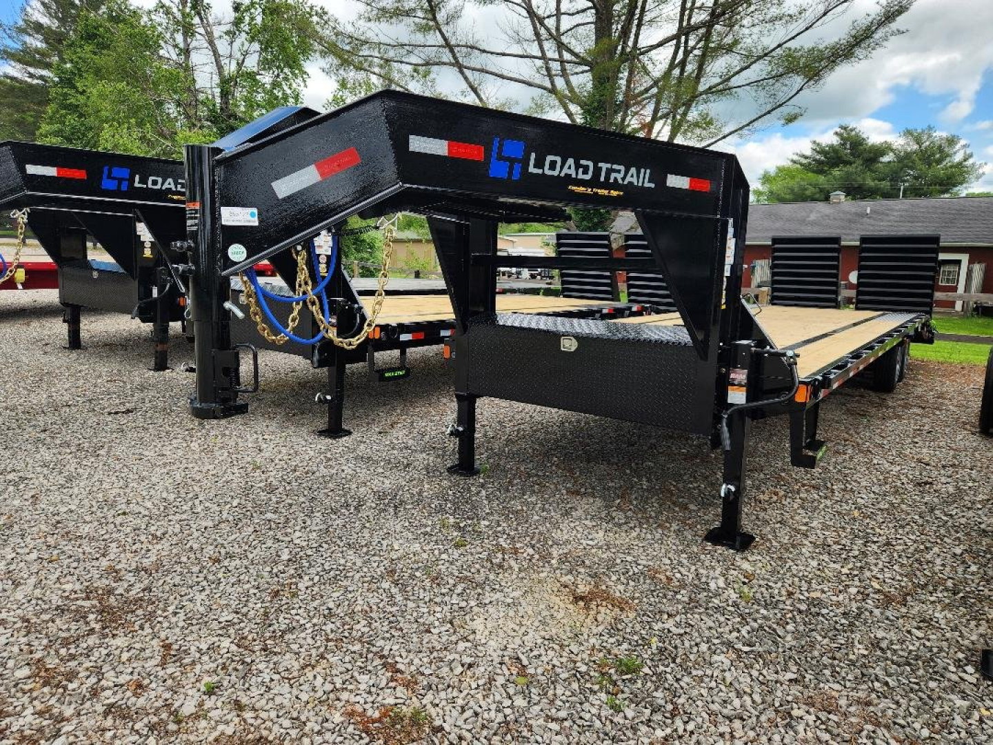 New 2025 Load Trail 16K 102"x30' Single Wheel Low-Pro Gooseneck