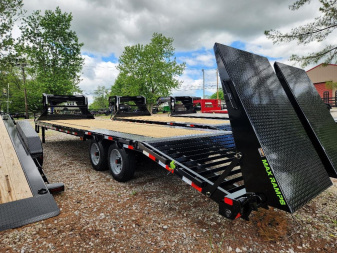 New 2025 Load Trail 16K 102"x30' Single Wheel Low-Pro Gooseneck