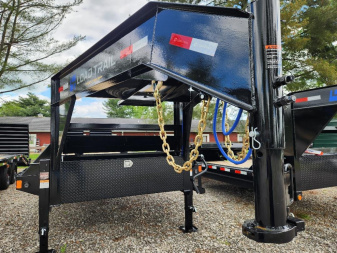 New 2025 Load Trail 16K 102"x30' Single Wheel Low-Pro Gooseneck