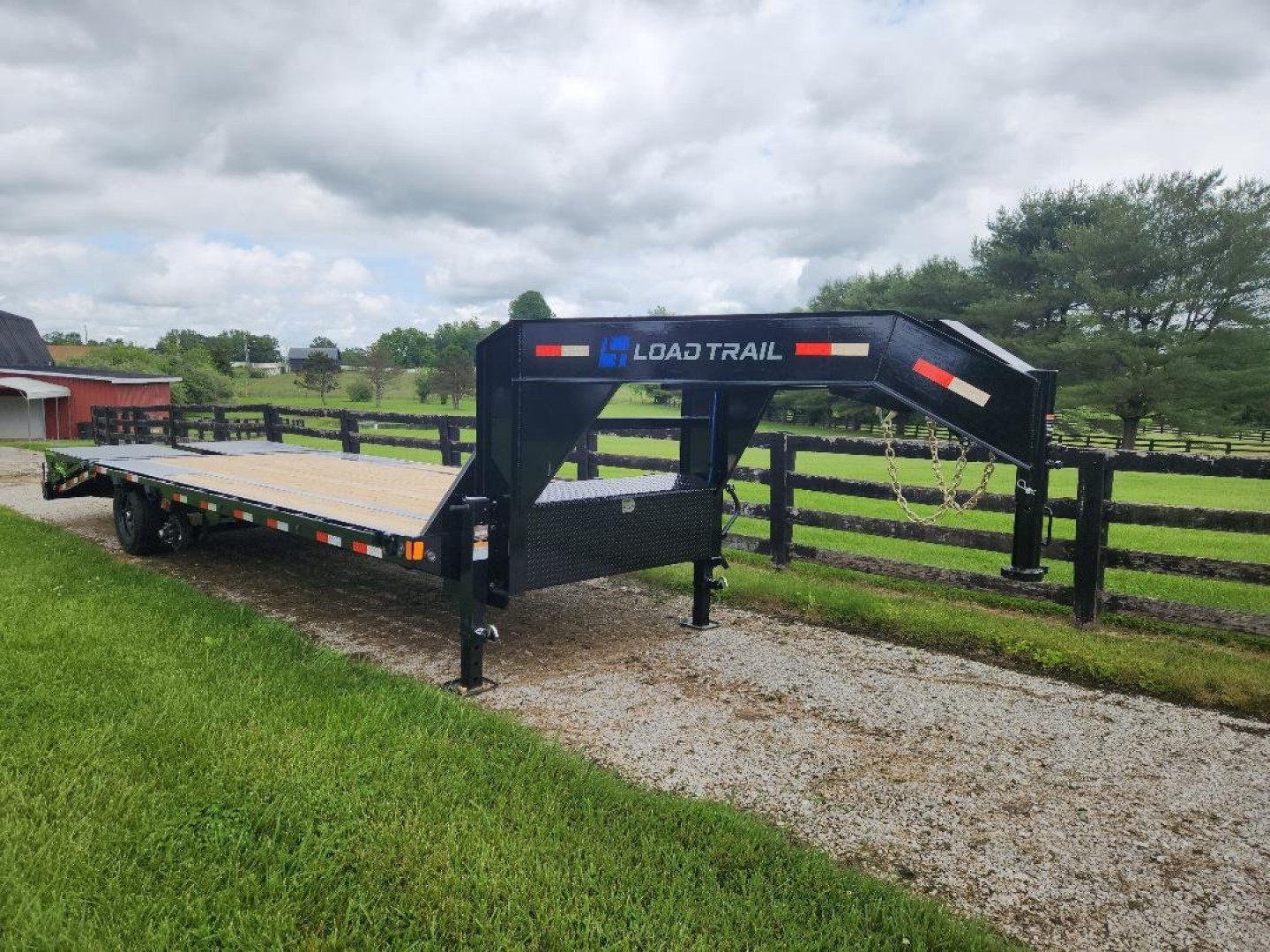 New 2025 Load Trail 14K 102"x25' Single Wheel Low-Pro Gooseneck