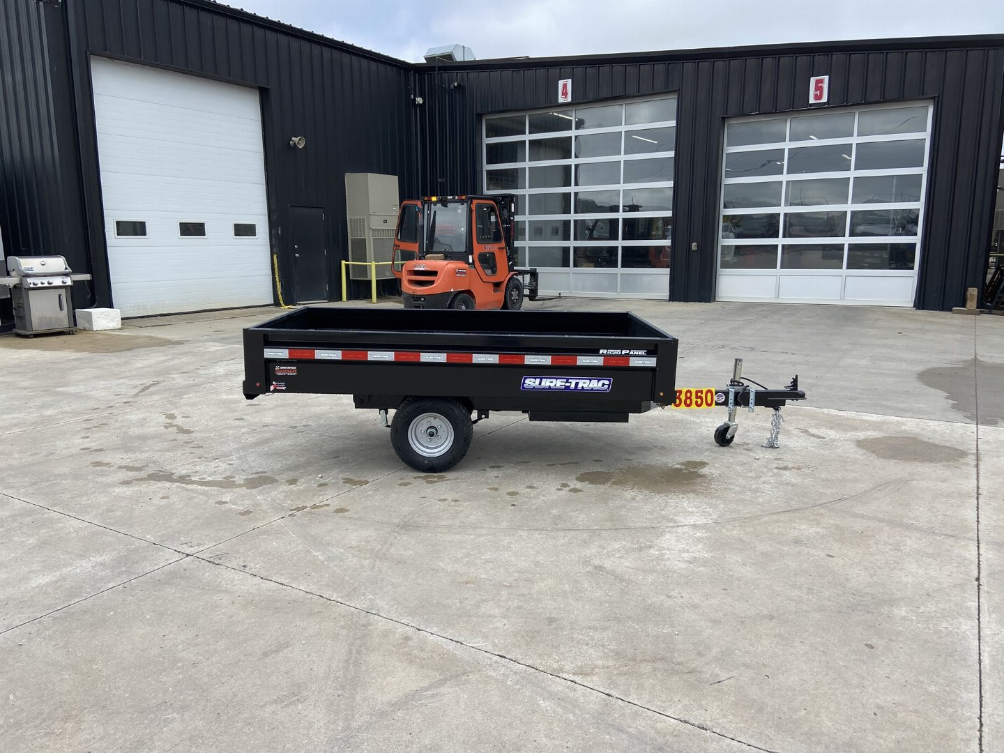 New Sure-Trac 8' Utility Dump Trailer