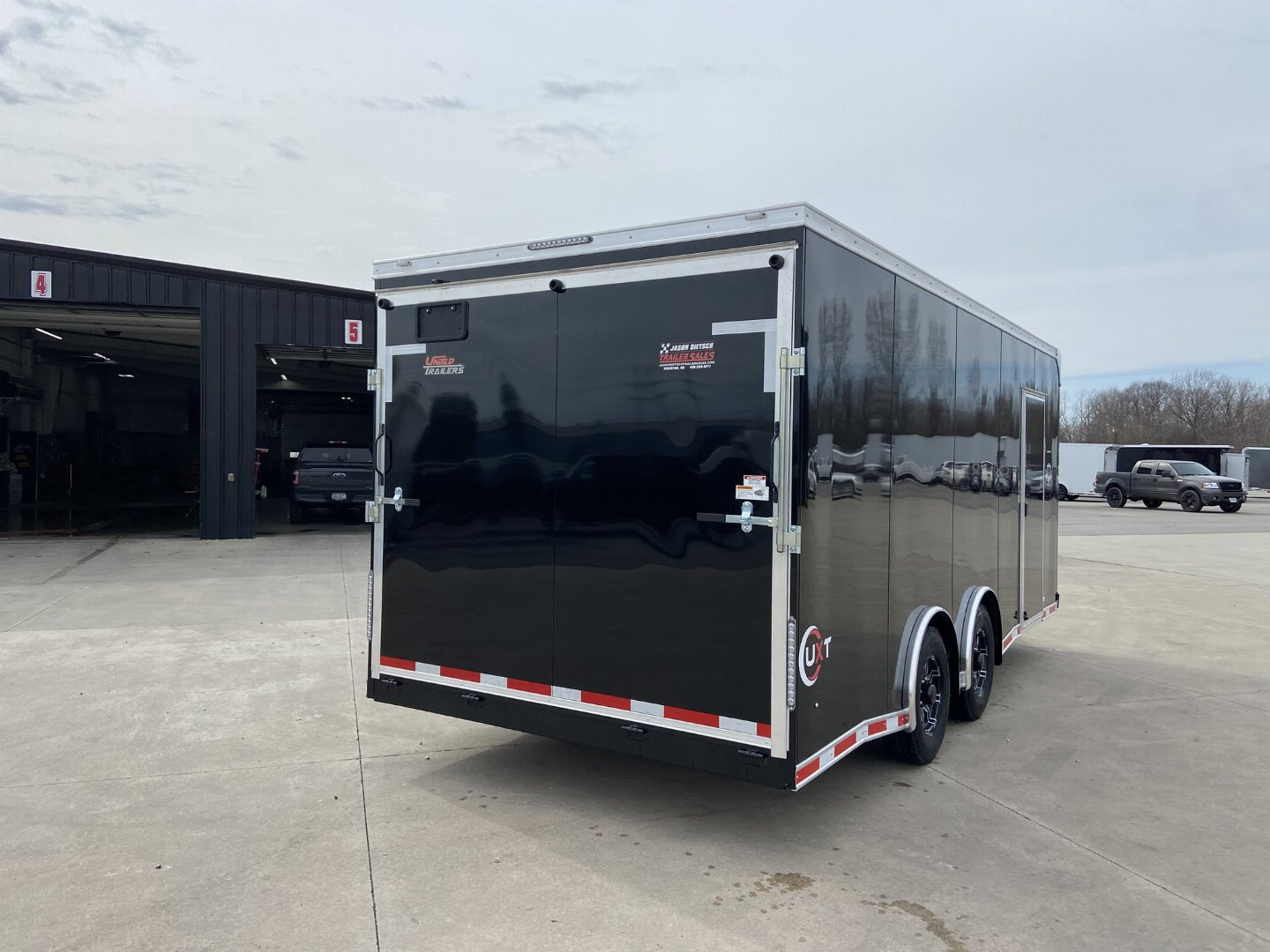 New United UXT 20' Enclosed Cargo Trailer