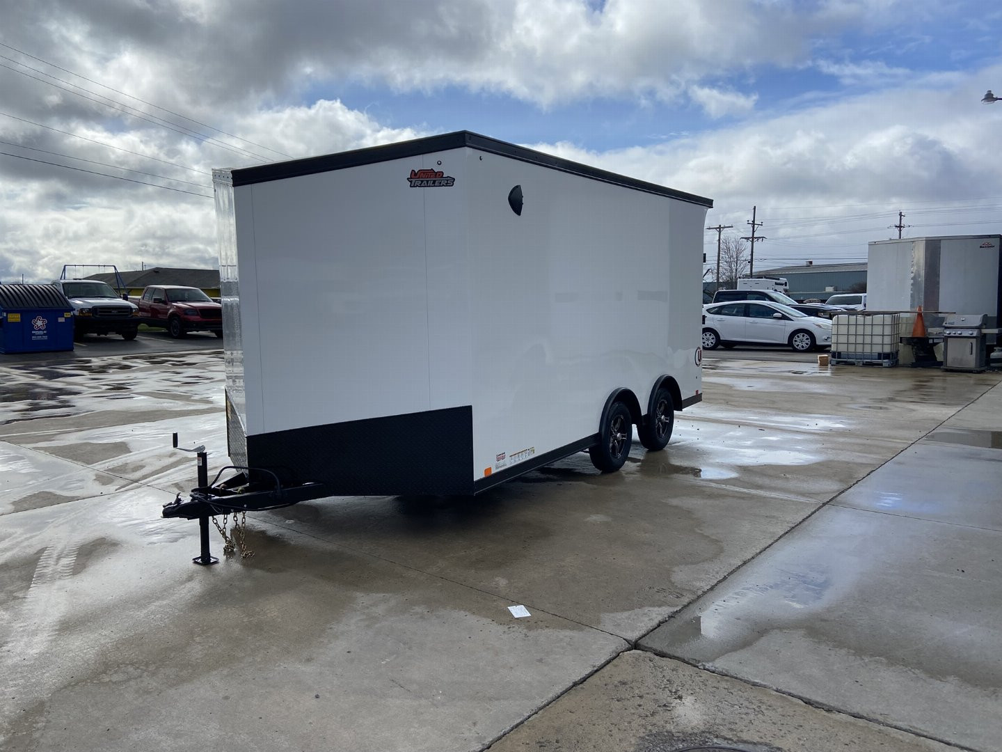 New United UJ 16' V-Nose Enclosed Cargo Trailer