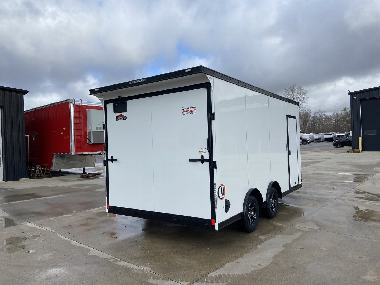 New United UJ 16' V-Nose Enclosed Cargo Trailer