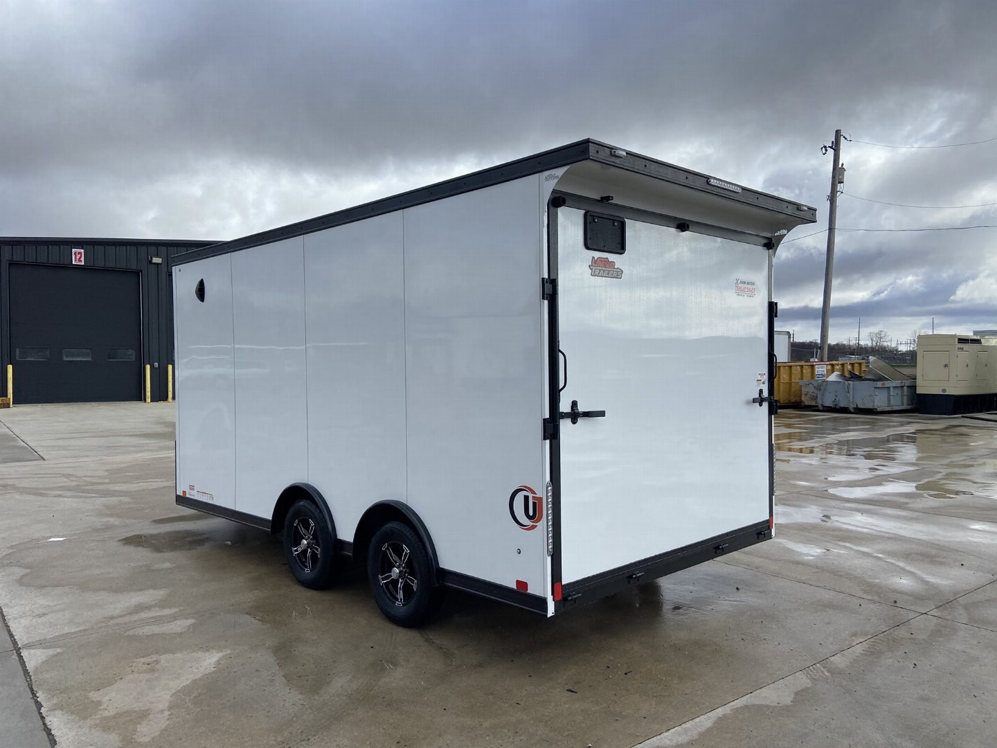 New United UJ 16' V-Nose Enclosed Cargo Trailer