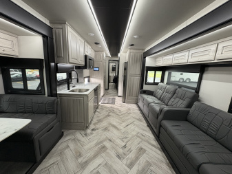 Used JDCC 46ft Motorhome 2 Bath