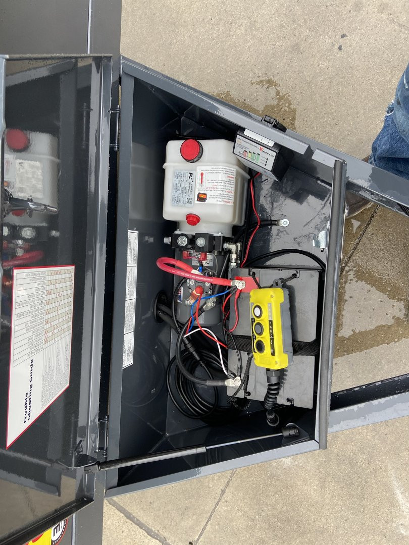 New Lamar 5x10 Dump Trailer