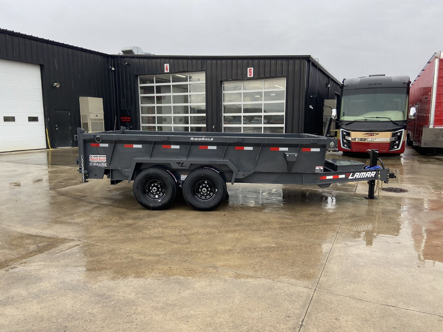New Lamar 14' Telescopic Dump Trailer