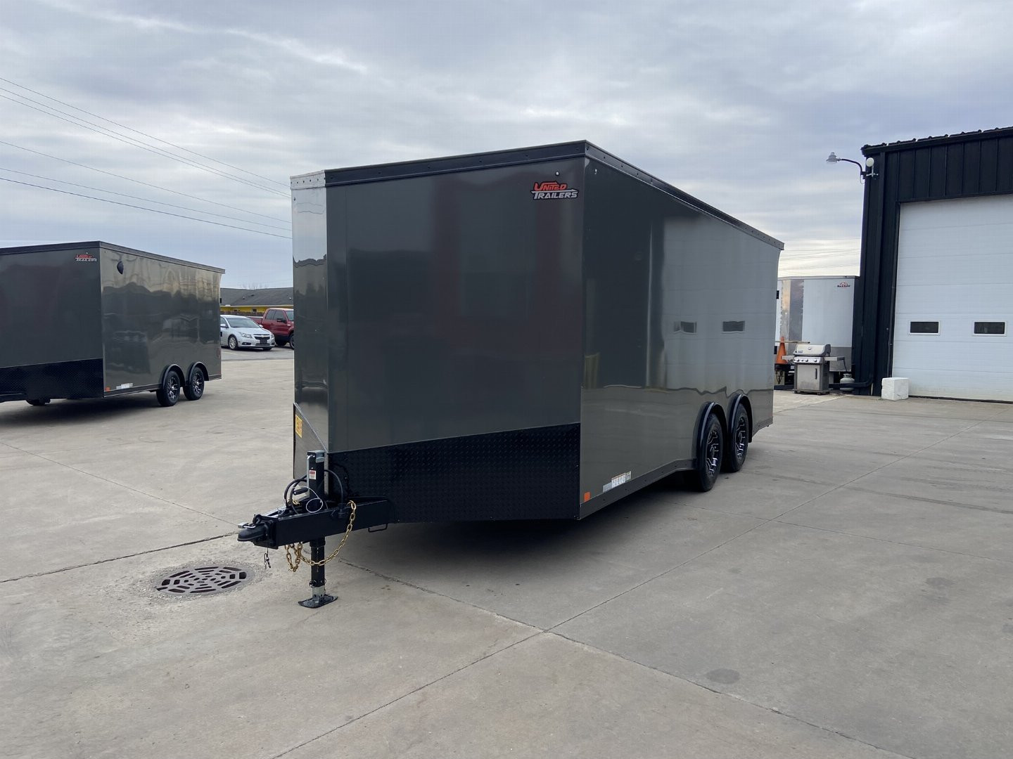 New United CLAV 23' Enclosed V-Nose Cargo Trailer
