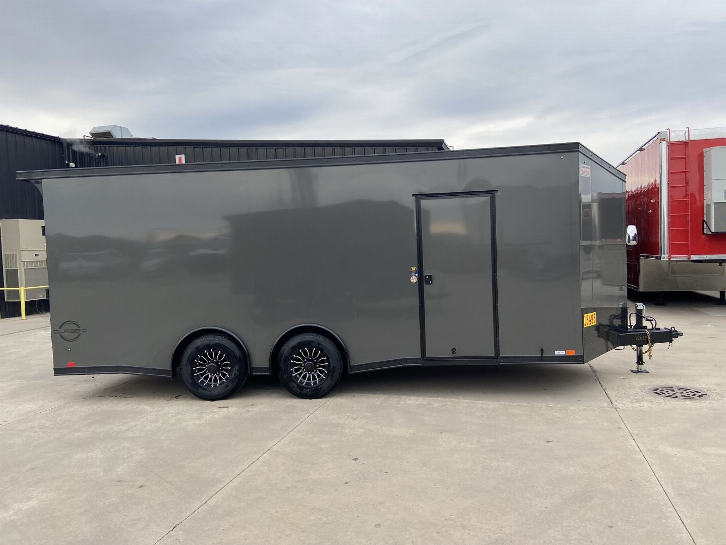 New United CLAV 23' Enclosed V-Nose Cargo Trailer