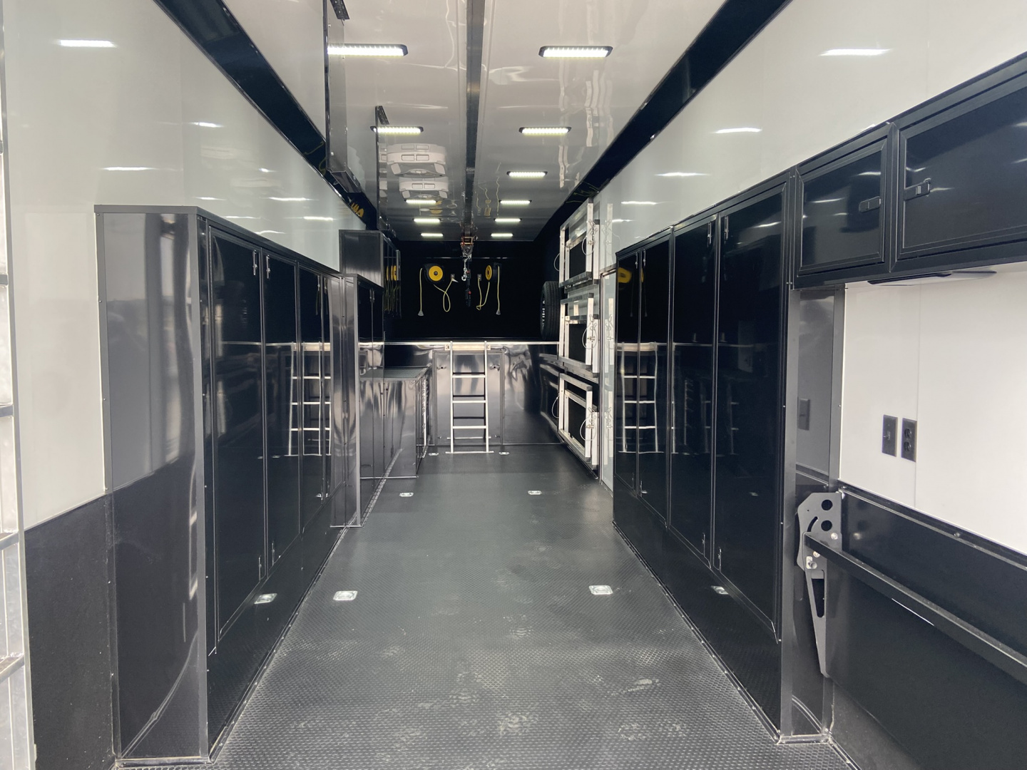 New United Aluminum Gooseneck 42' Sprint Car Racing Trailer