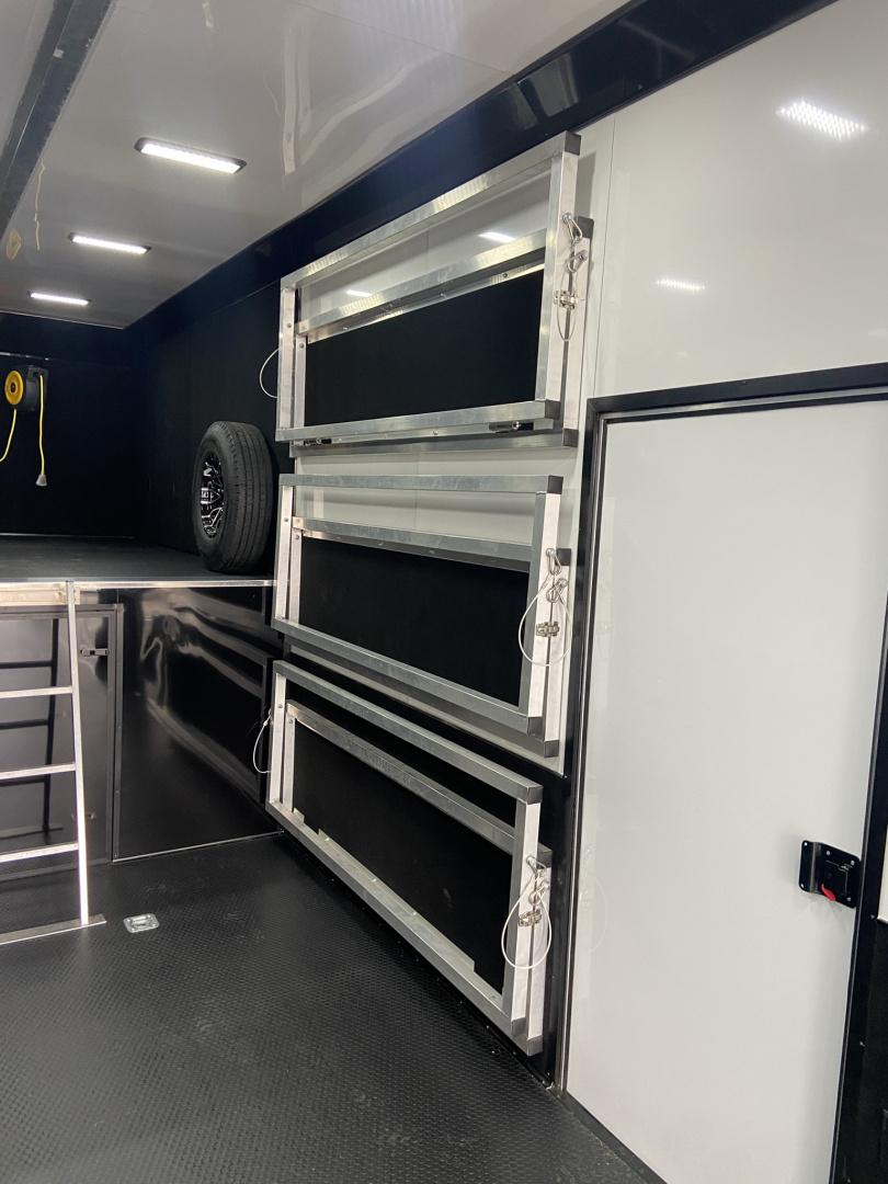 New United Aluminum Gooseneck 42' Sprint Car Racing Trailer