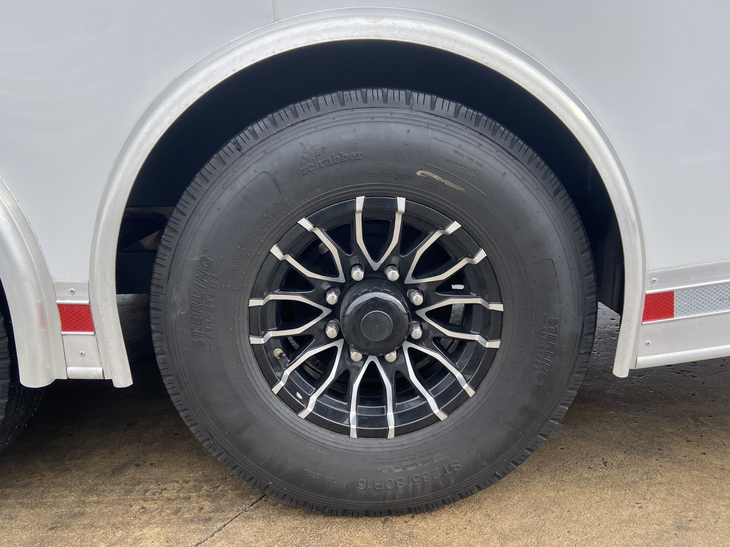 New United Aluminum Gooseneck 42' Sprint Car Racing Trailer