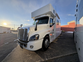 Used Show Hauler Toterhome 17'