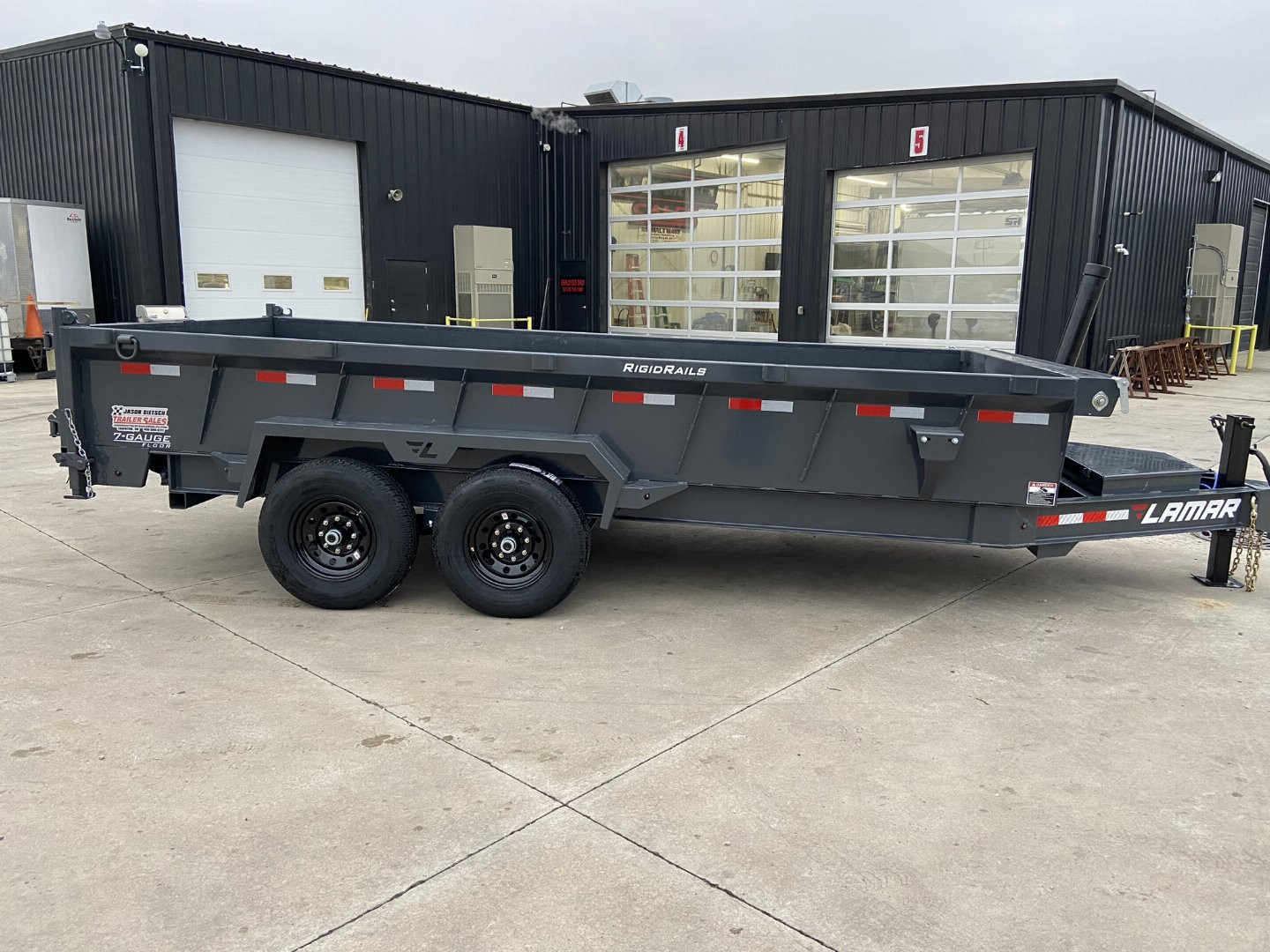 New Lamar 83"x16' Telescopic Dump Trailer