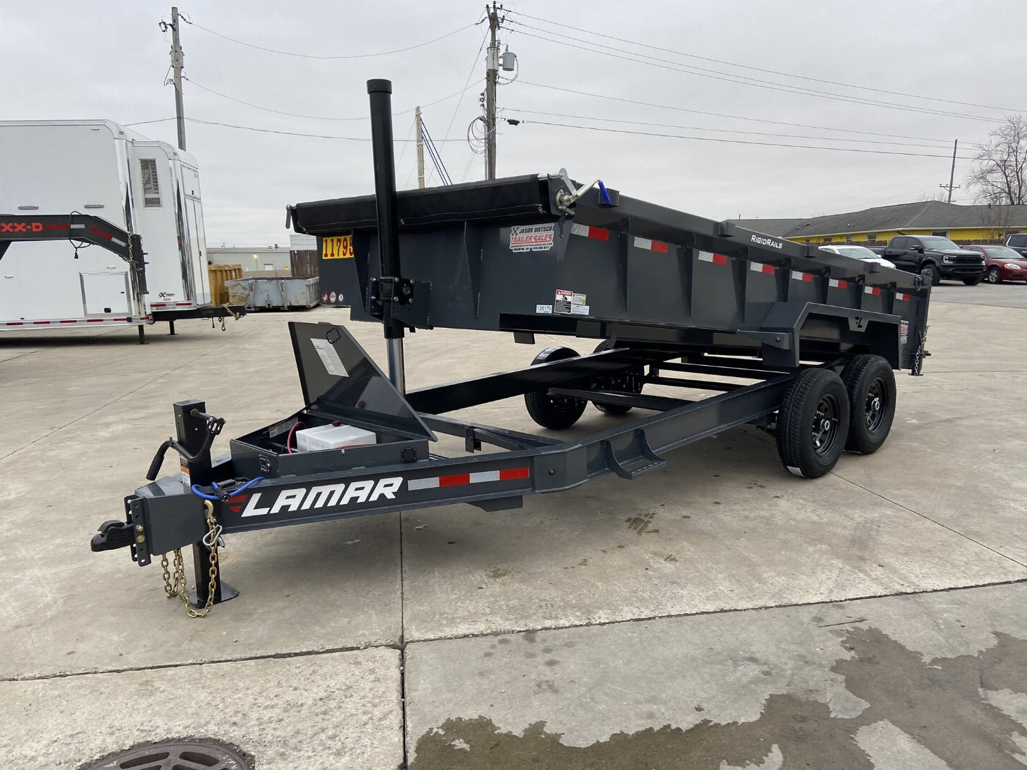New Lamar 83"x16' Telescopic Dump Trailer