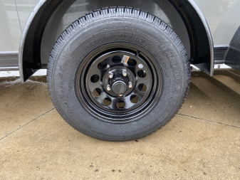 New United UJ-S 7x14 V-Nose Enclosed Cargo Trailer