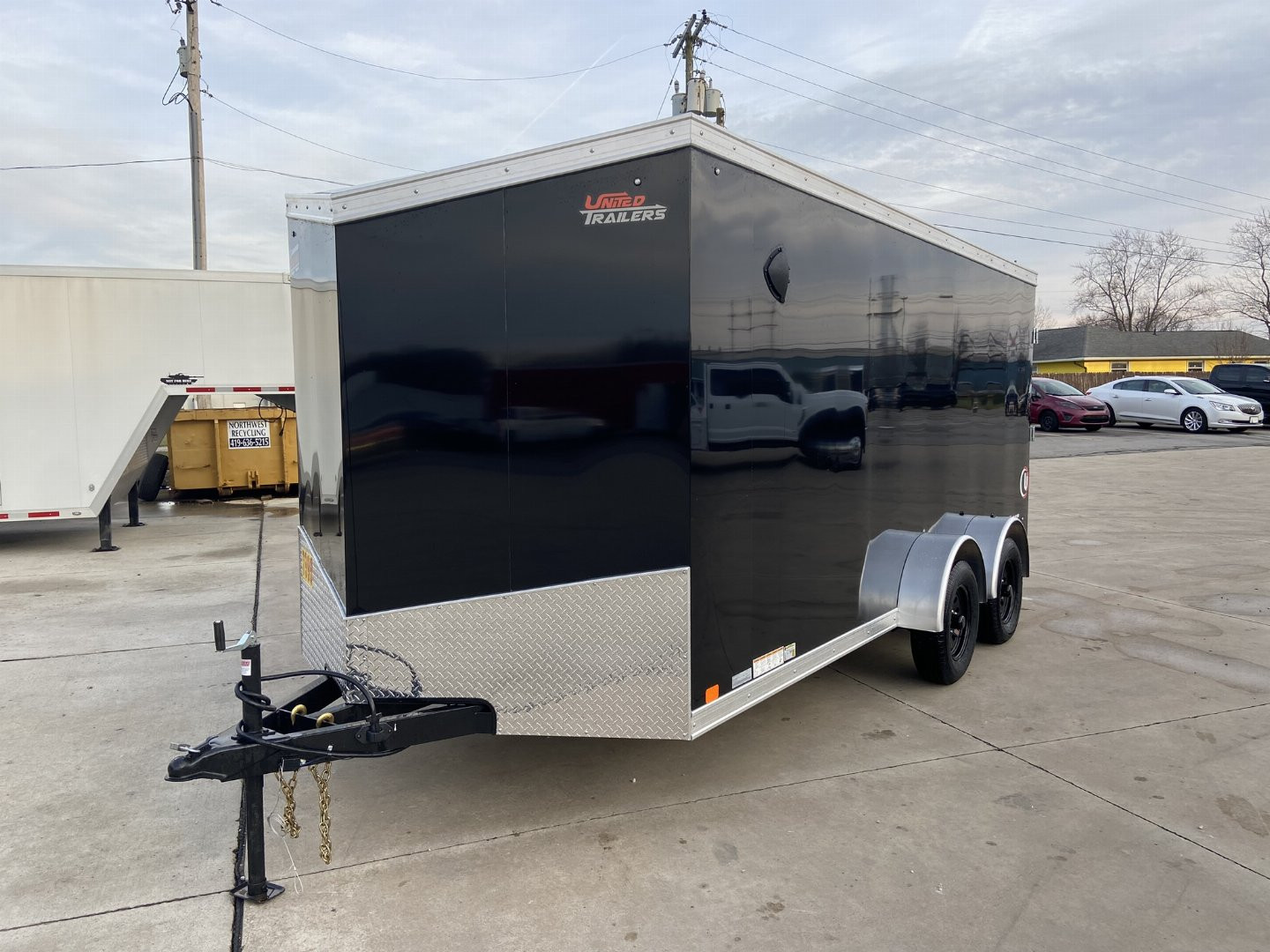 New United UJ-S 7x16 V-Nose Enclosed Cargo Trailer