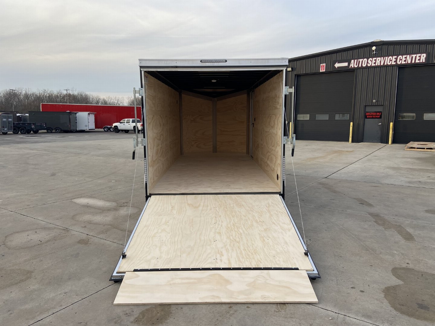 New United UJ-S 7x16 V-Nose Enclosed Cargo Trailer