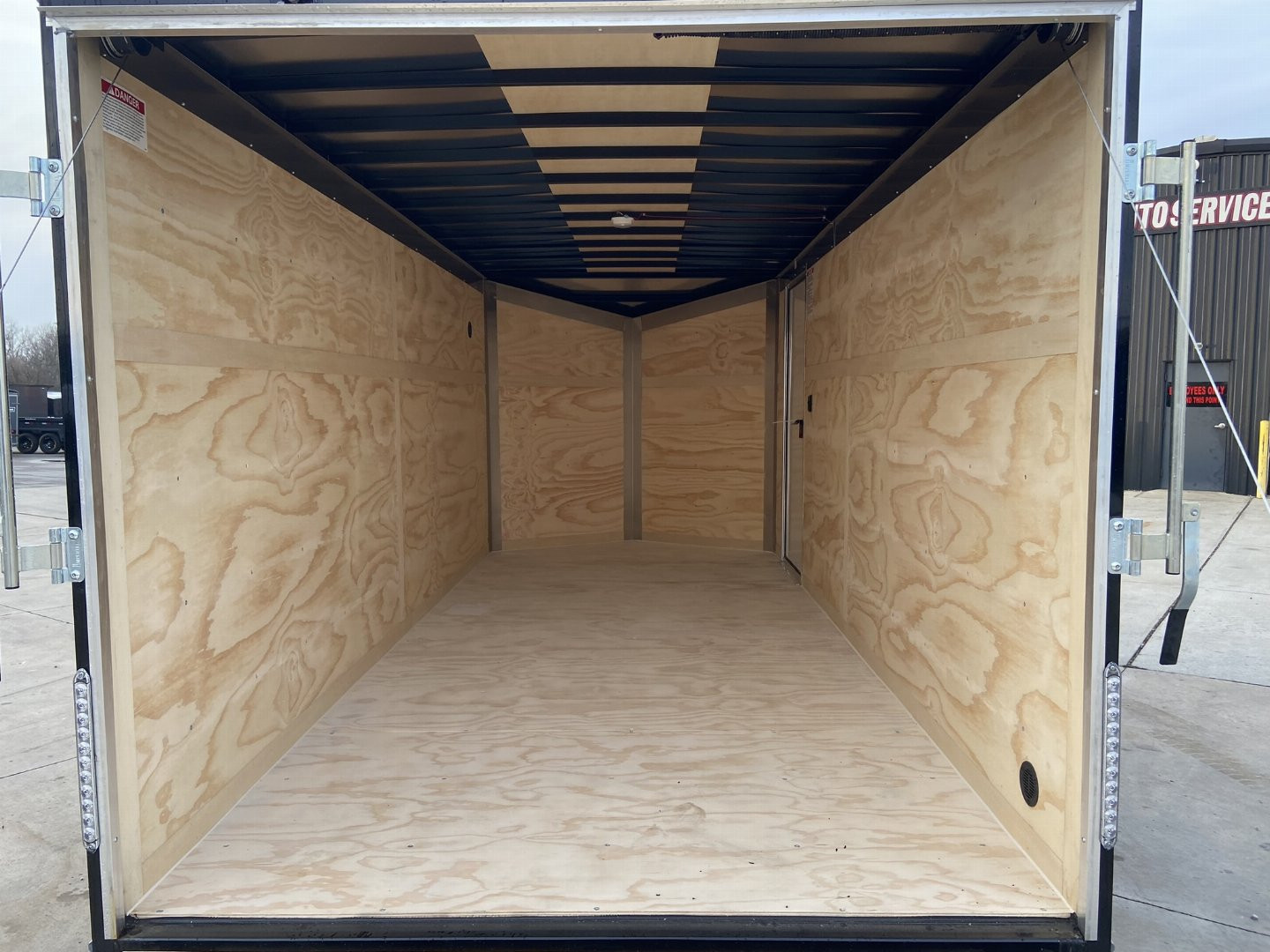 New United UJ-S 7x16 V-Nose Enclosed Cargo Trailer