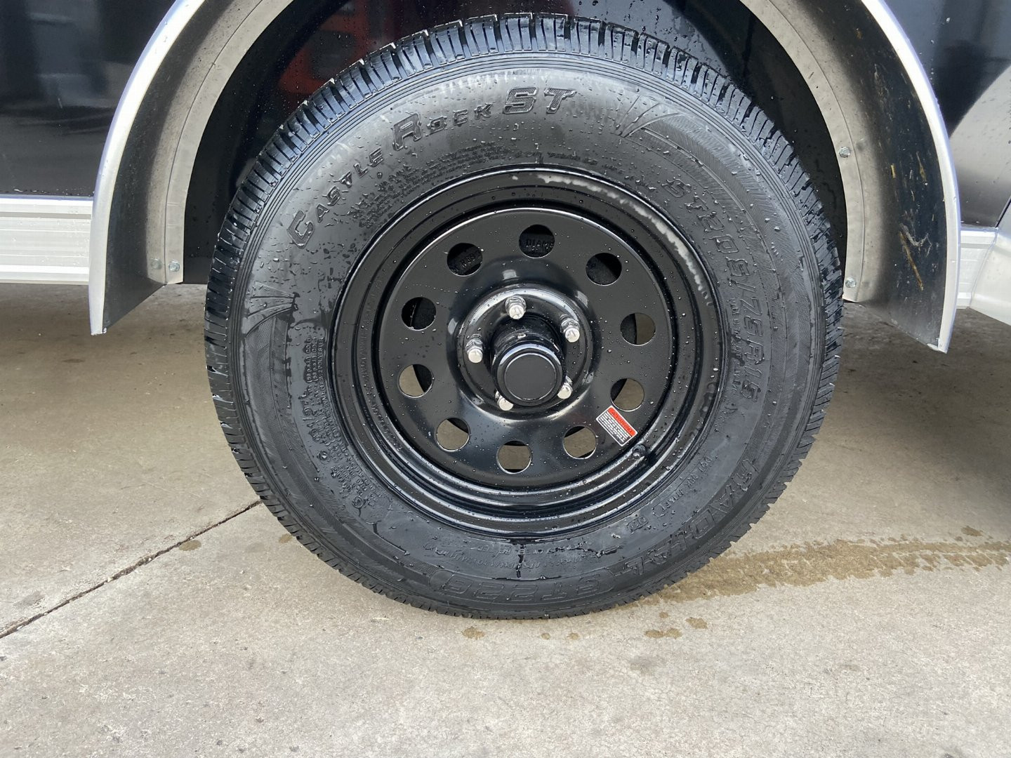 New United UJ-S 7x16 V-Nose Enclosed Cargo Trailer