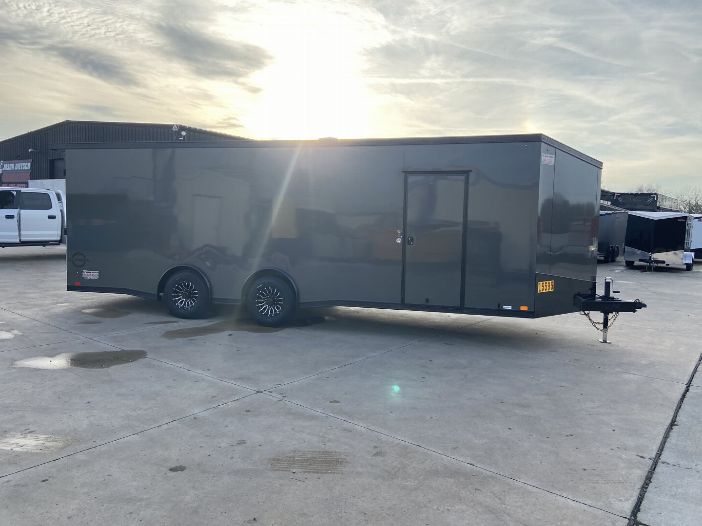 New United CLAV 8.5x27 V-Nose Enclosed Cargo/Racing Trailer