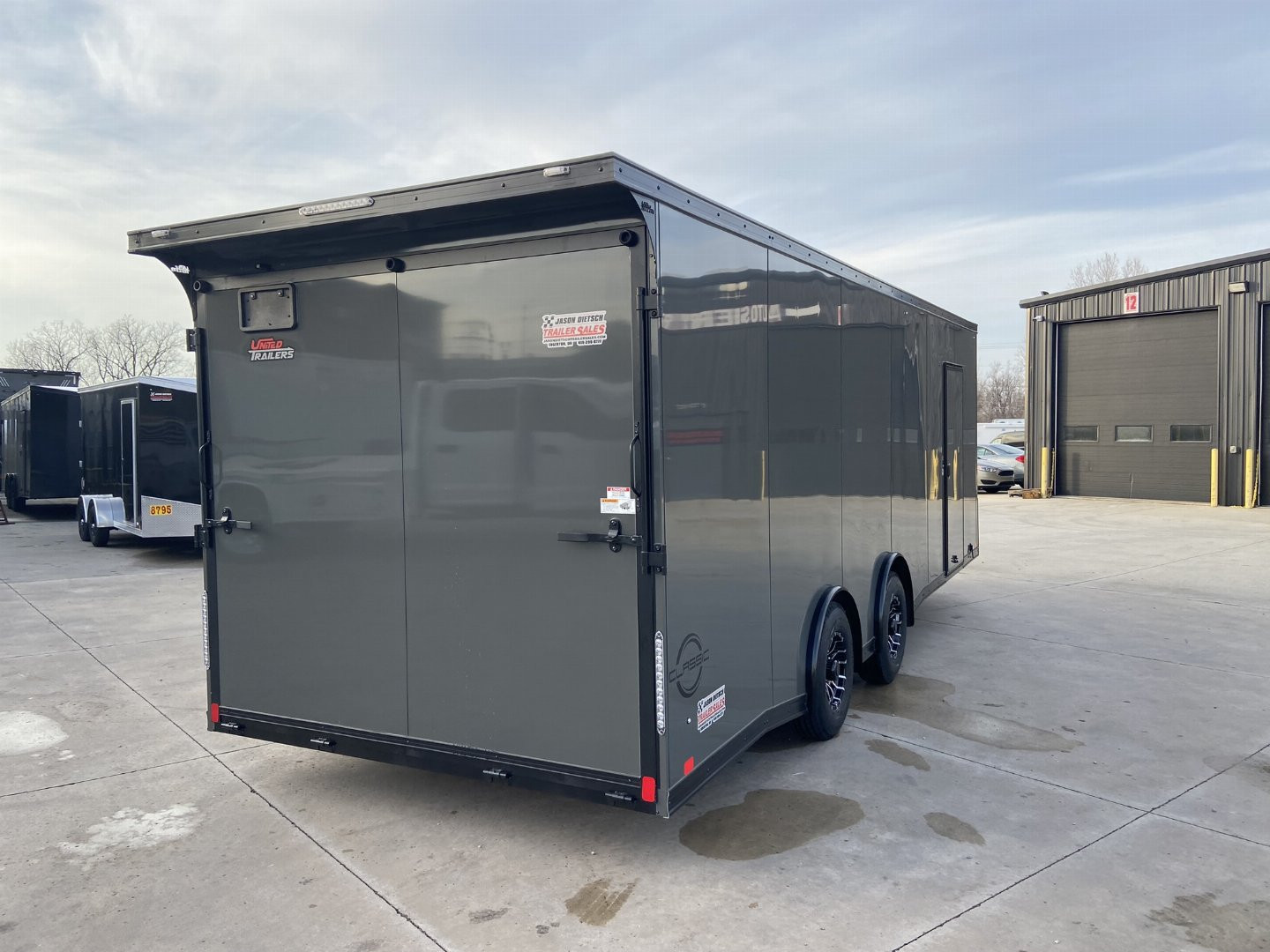 New United CLAV 8.5x27 V-Nose Enclosed Cargo/Racing Trailer