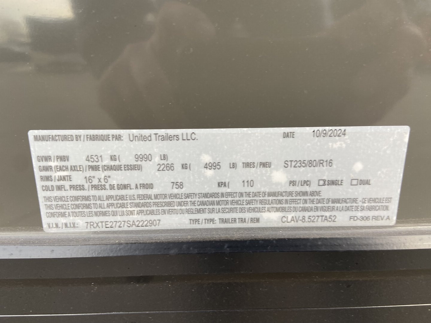 New United CLAV 8.5x27 V-Nose Enclosed Cargo/Racing Trailer