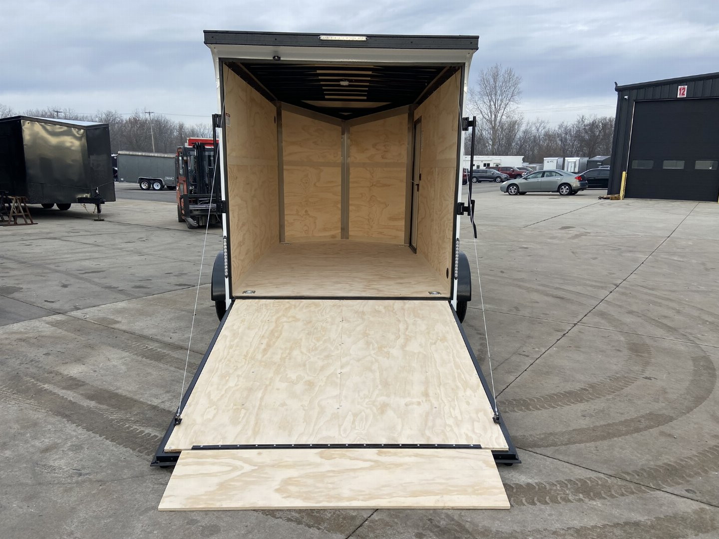 New United UJ 7x12 V-Nose Enclosed Cargo Trailer