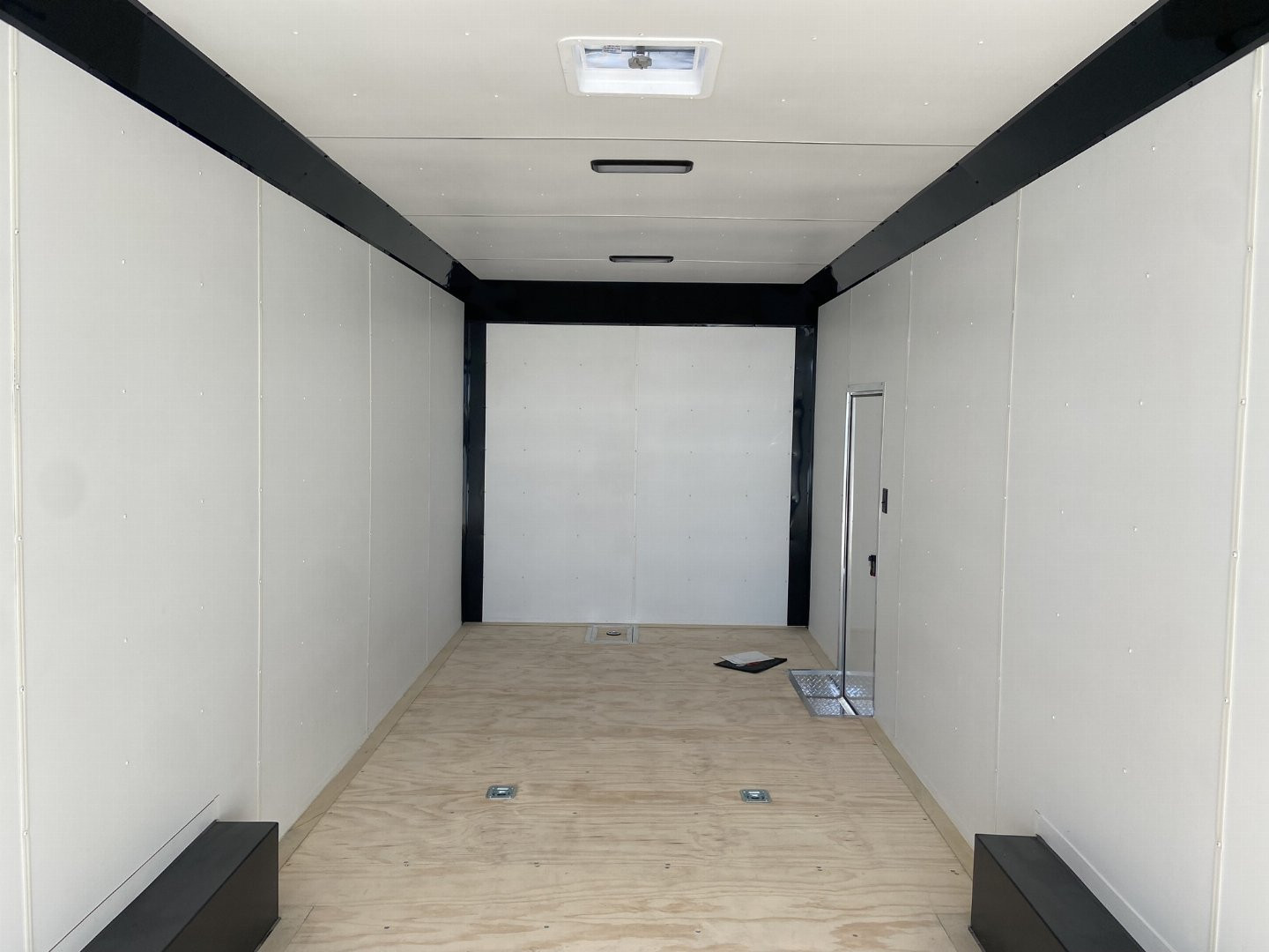 New 28' Racing Trailer - United UXT