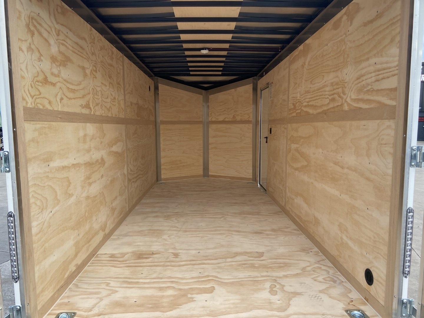 New United UJ 7x16 V-Nose Enclosed Cargo Trailer