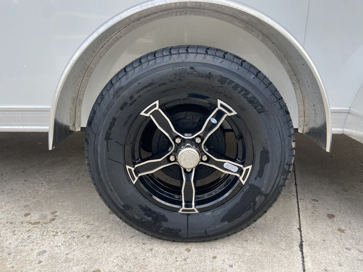 New United UJ 7x16 V-Nose Enclosed Cargo Trailer