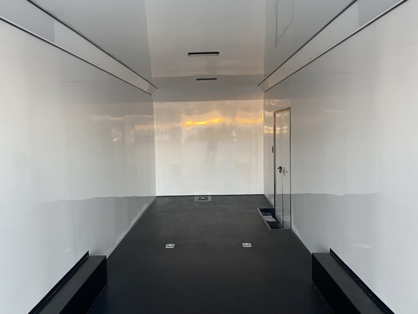 New United USH 8.5x28 Racing Trailer