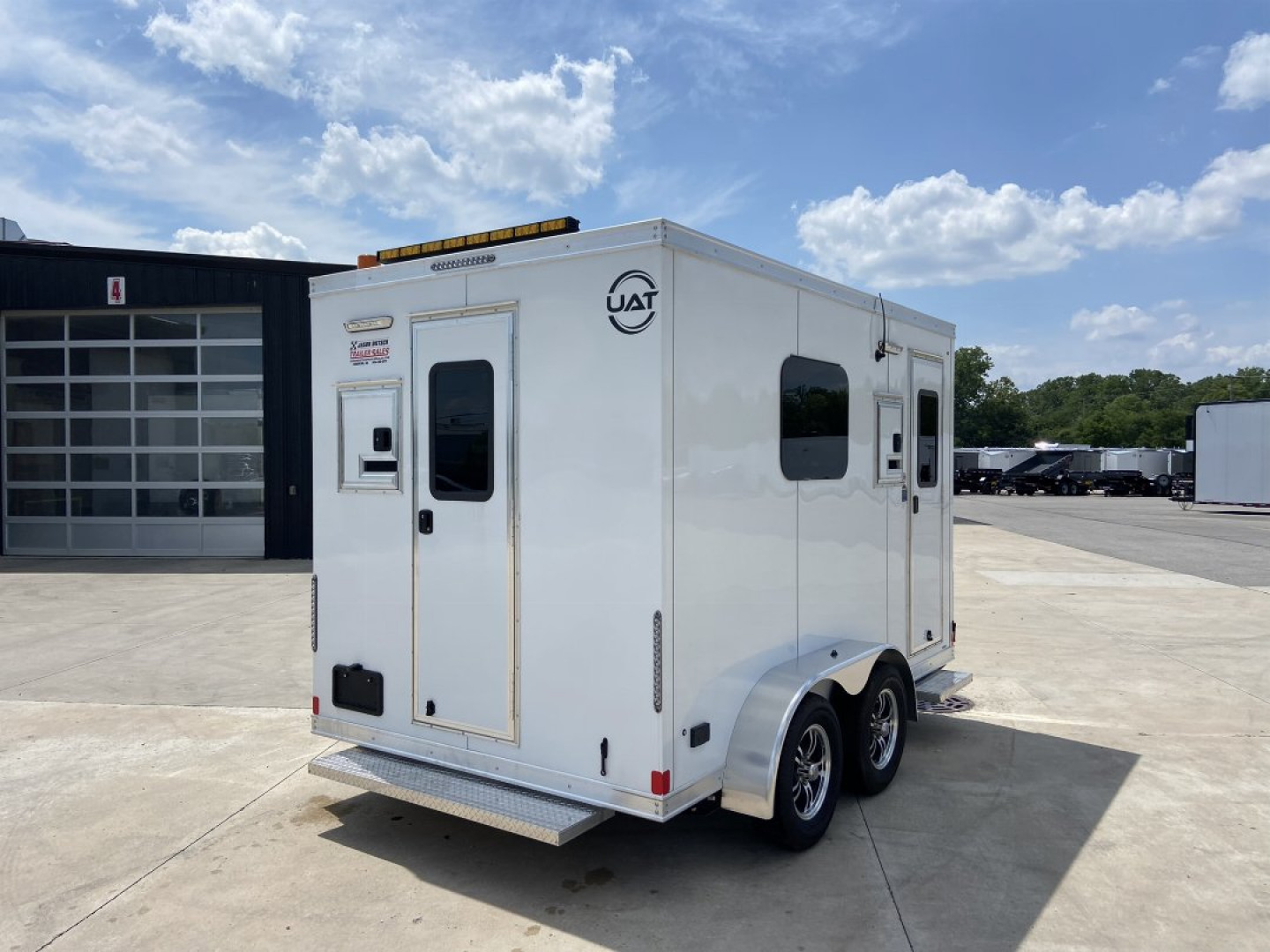 New United UAT 7x12 Aluminum Fiber Splicing Trailer