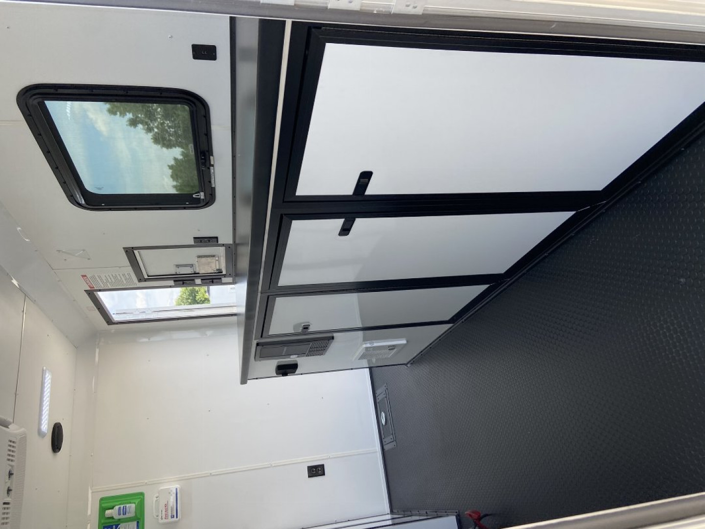 New United UAT 7x12 Aluminum Fiber Splicing Trailer