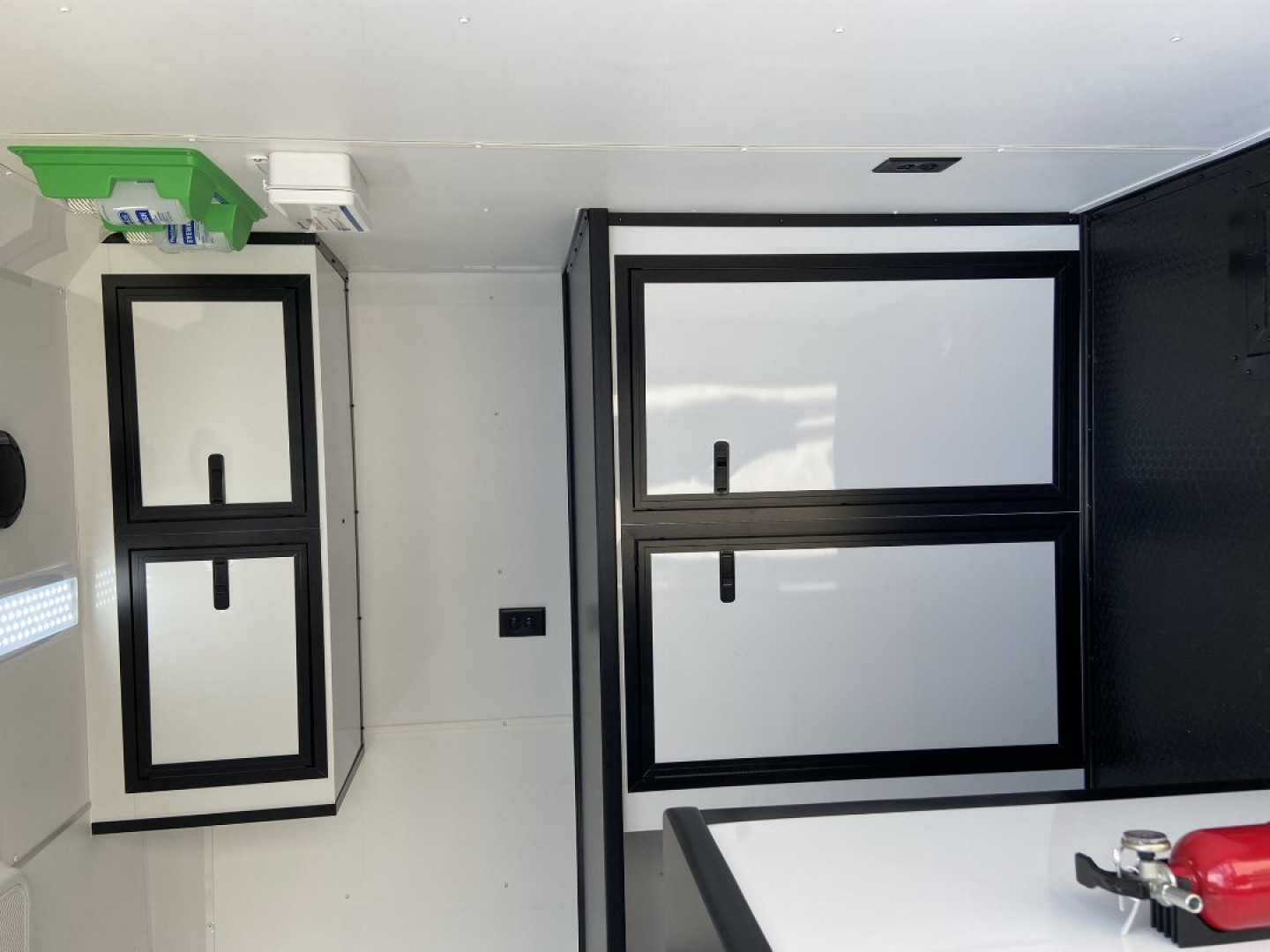 New United UAT 7x12 Aluminum Fiber Splicing Trailer