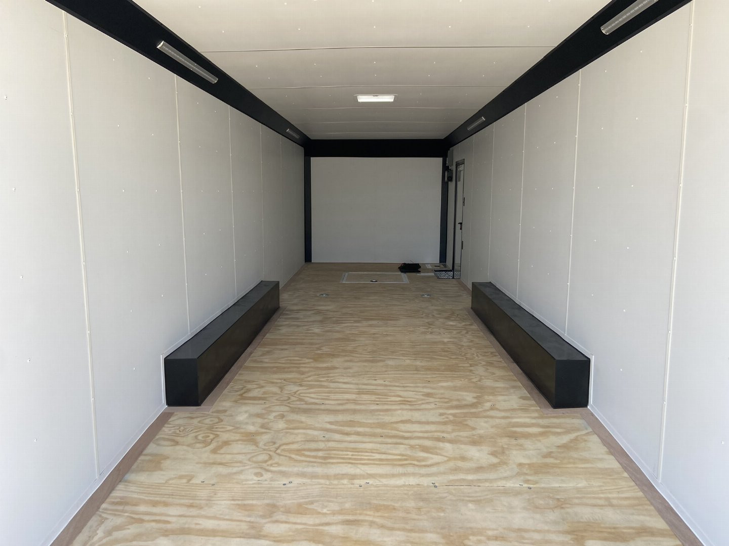 New United LIM 8.5x28 Racing Trailer