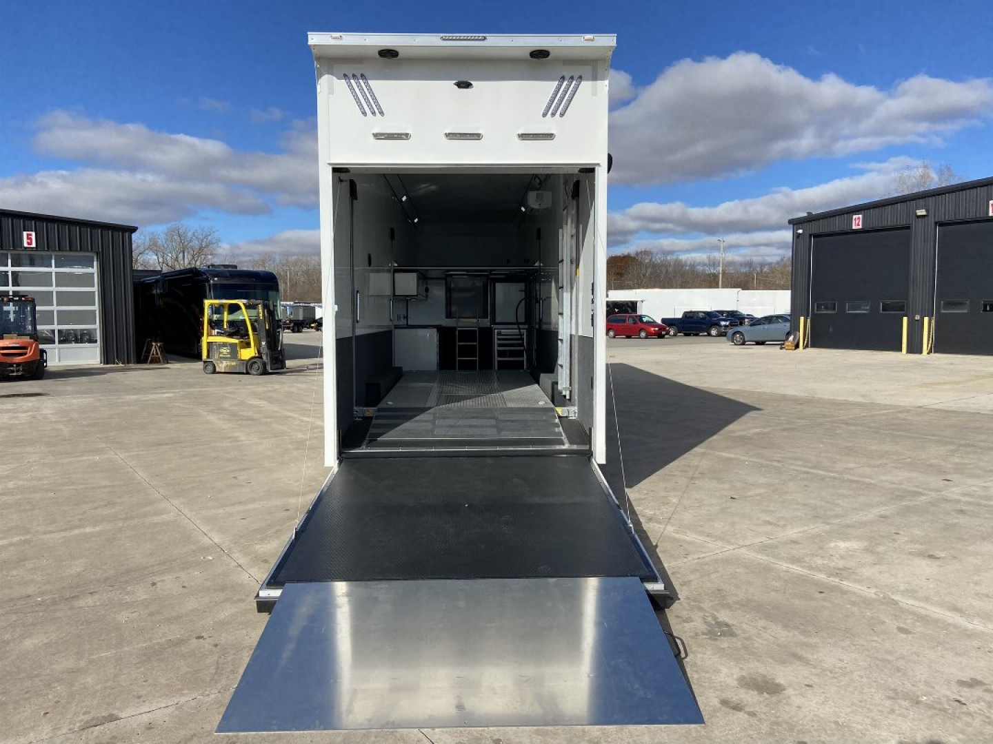 New 38' Aluminum Gooseneck Stacker Racing Trailer - United UATGN