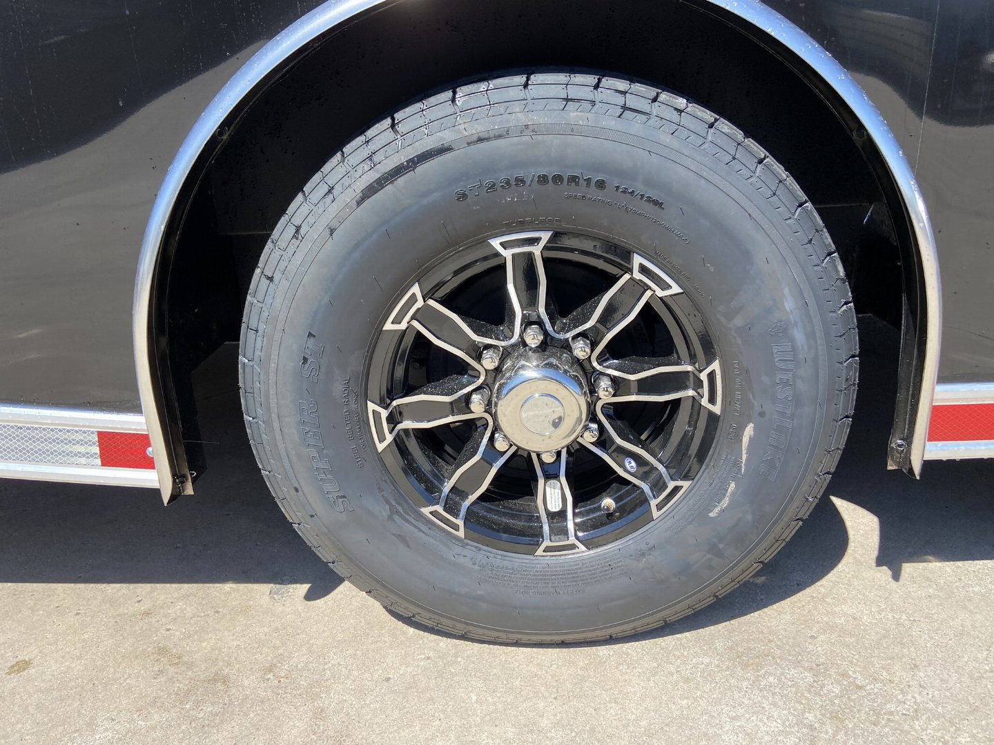 New United UXT 8.5x28 Racing Trailer