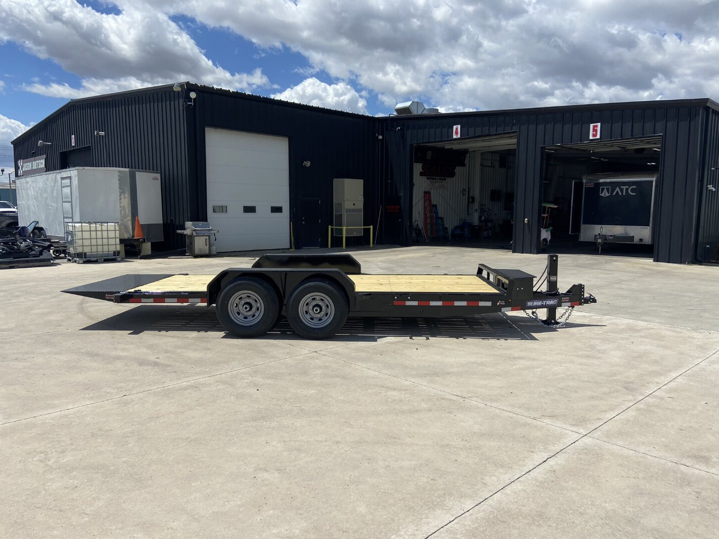 New Sure-Trac 7x18 Hydralic Tilt Bed Equipment Trailer