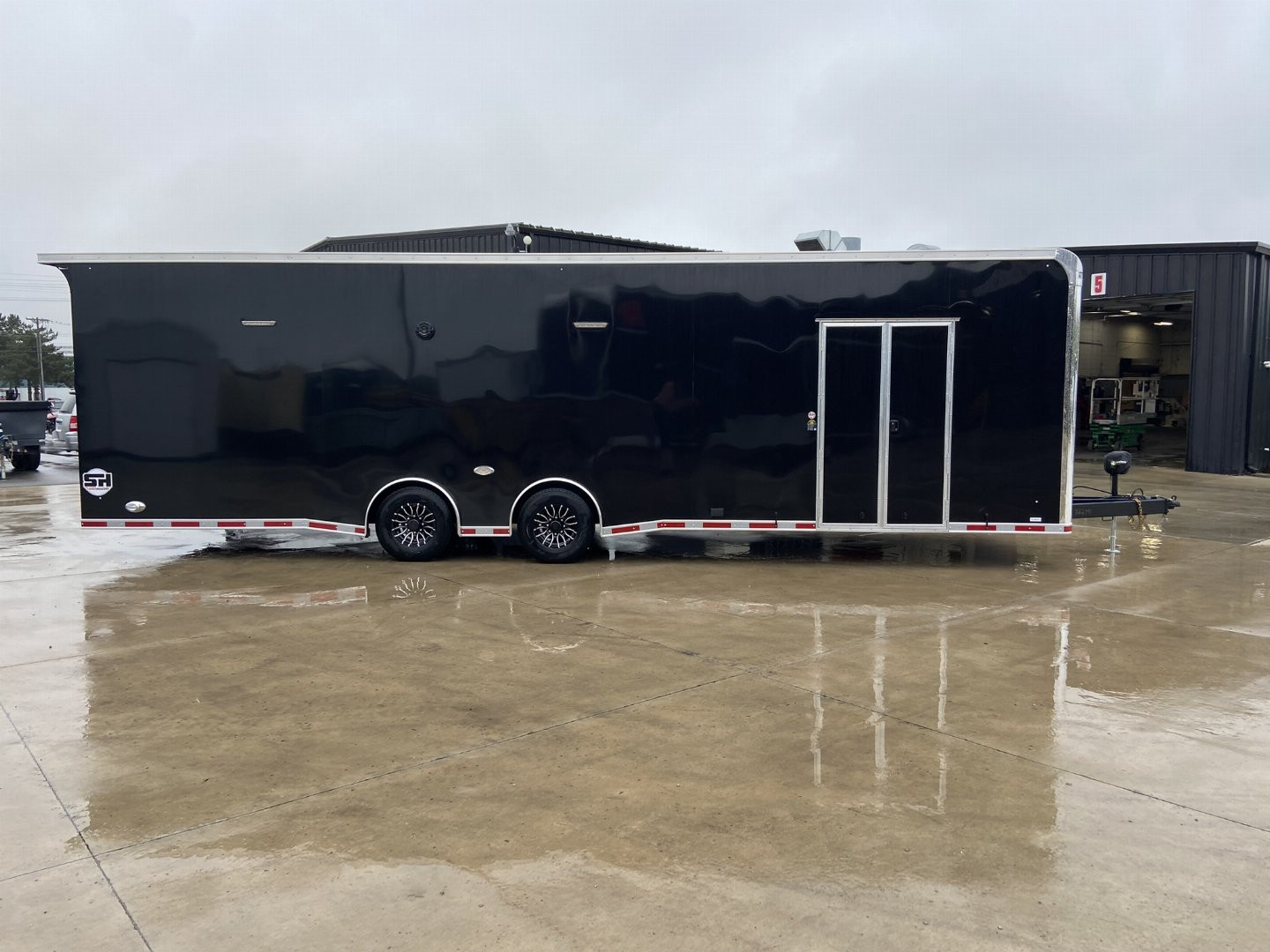 New 2025 United USH 8.5x32 Racing Trailer