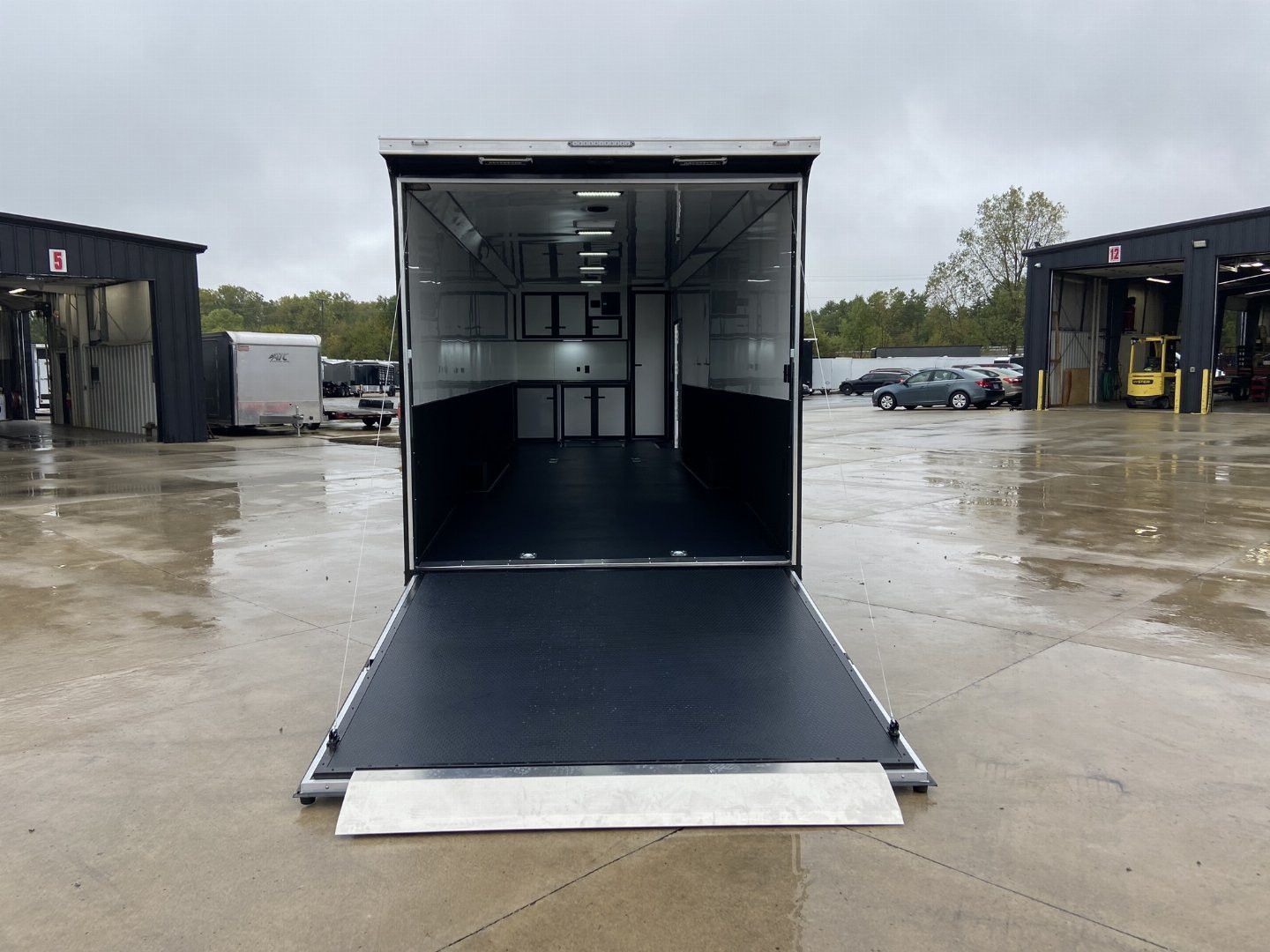 New 2025 United USH 8.5x32 Racing Trailer